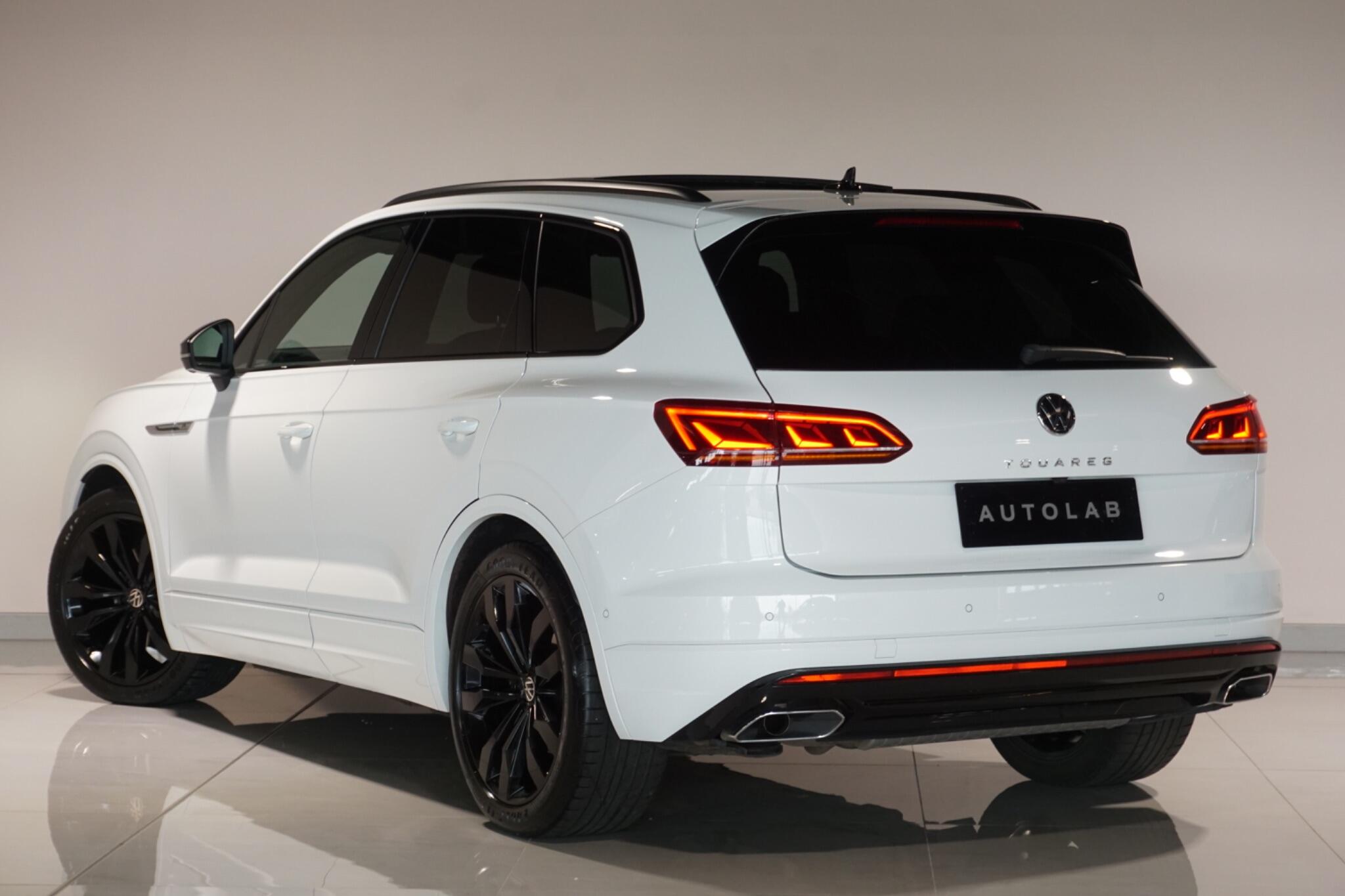 Volkswagen Touareg 3.0 TDI V6 Black Edition SUV 5dr Diesel Tiptronic 4Motion Euro 6 (s/s) (231 ps)
